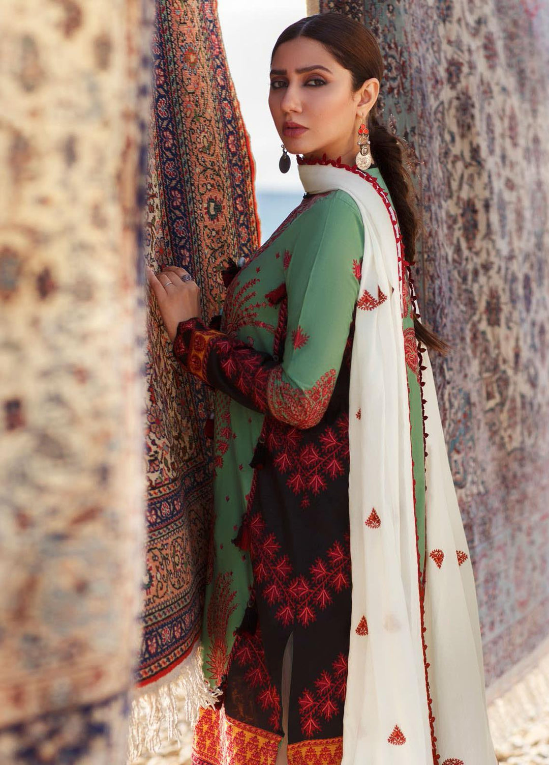 Elan Embroidered Lawn Suits Unstitched 3 Piece EL21OR EL21-10-B Esin - Summer Collection