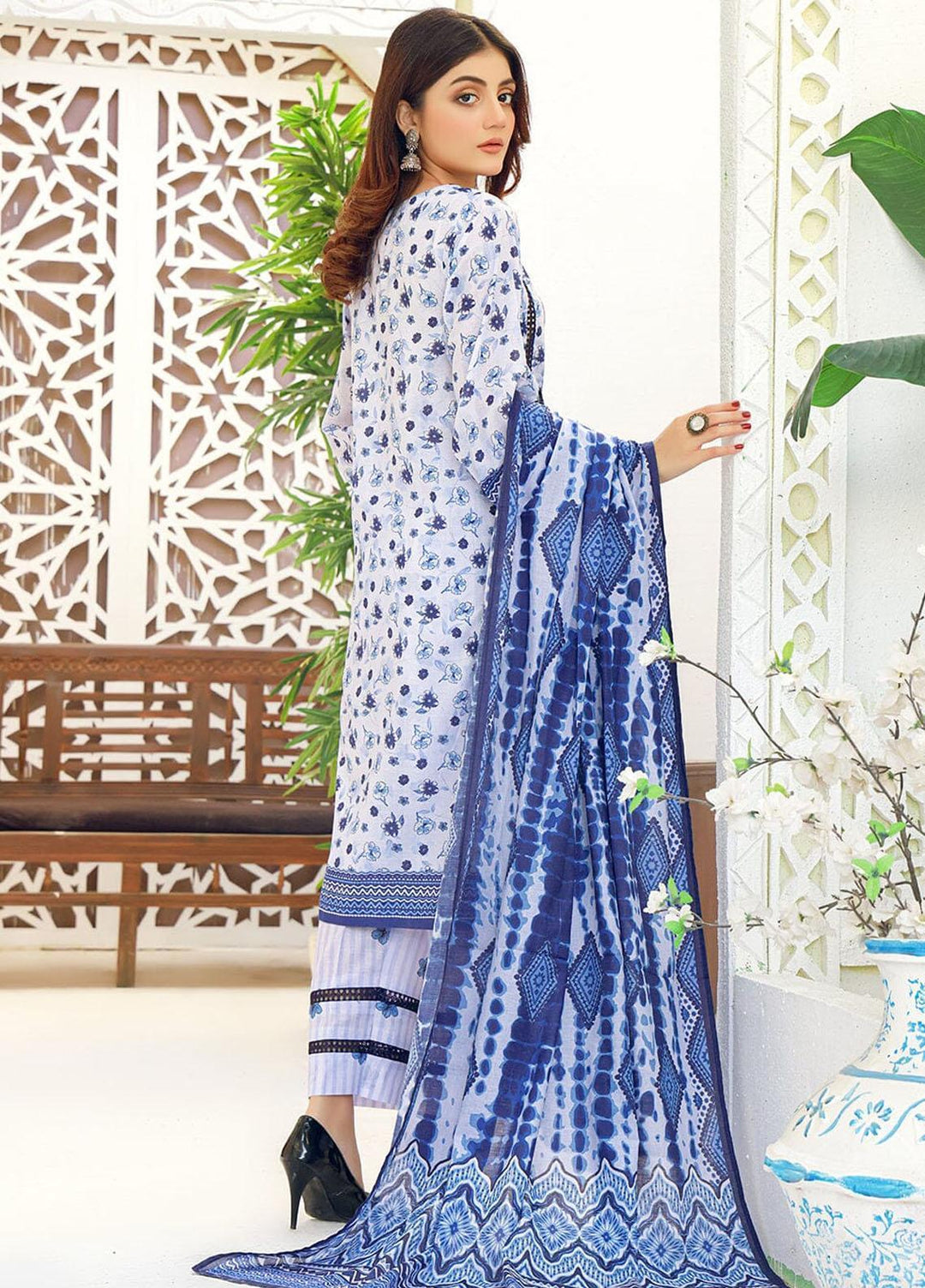 Parishey By Khas Printed Lawn Suits Unstitched 3 Piece KHS23P KLA-1646 - Summer Collection