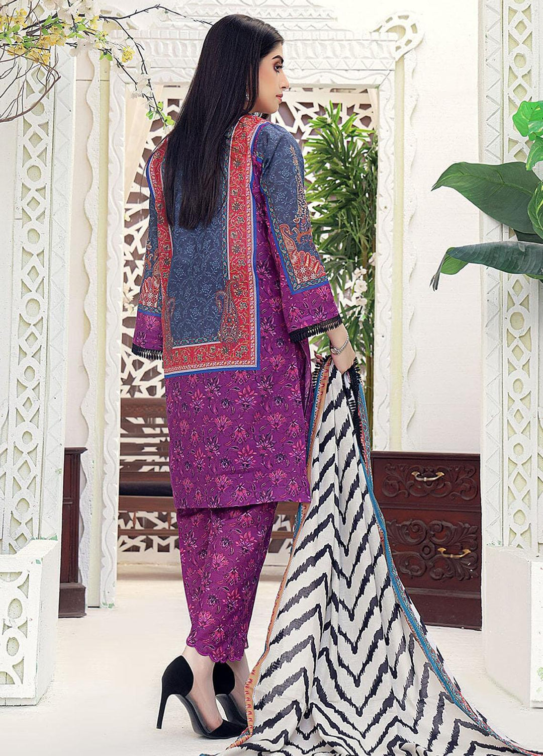 Parishey By Khas Printed Lawn Suits Unstitched 3 Piece KHS23P KLA-1647 - Summer Collection