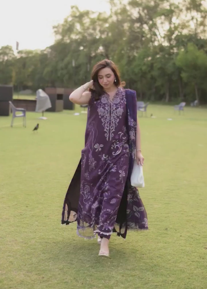Asifa and Nabeel Unstitched Embroidered Lawn 3 Piece Suit AN26ULE Plum Royale VSL 26-10 - Eid Collection
