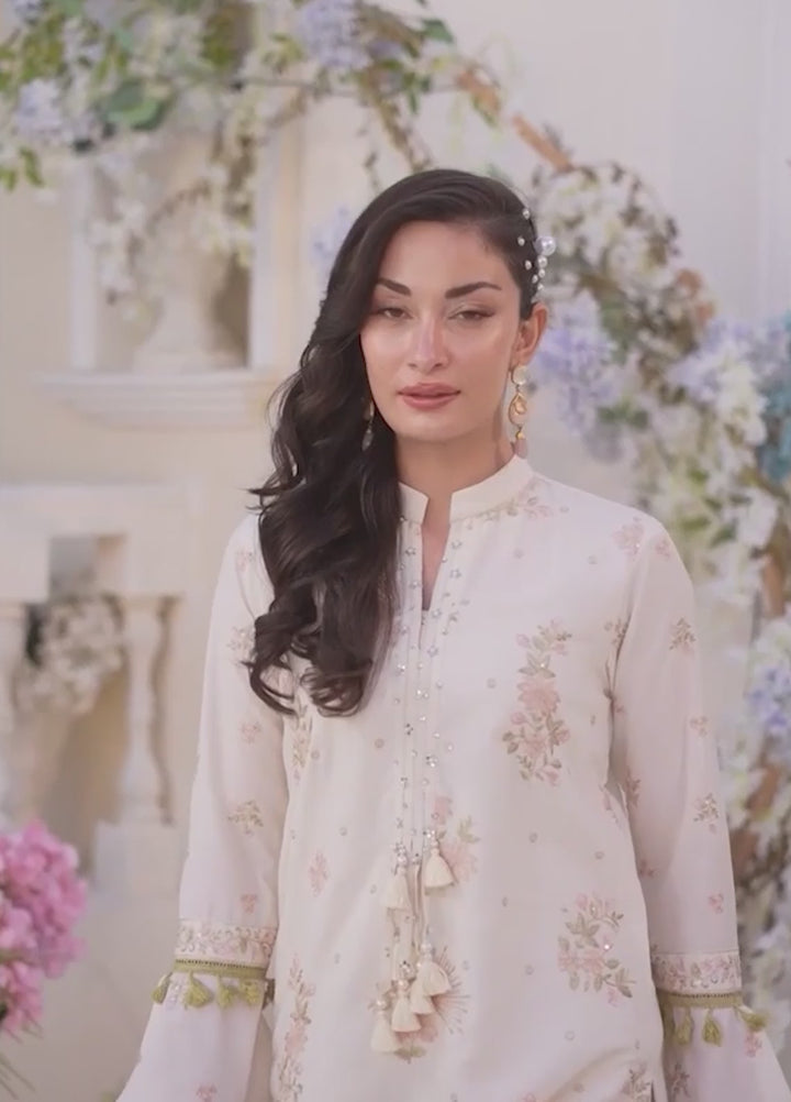 Husn-e-Bahar by Salitex Embroidered Lawn Suits Unstitched 3 Piece SSW6U3P107UT - Summer Collection