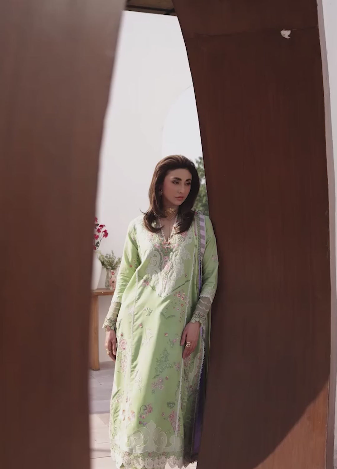 Floral Reverie by Roheenaz Unstitched Embroidered Lawn 3 Piece Suit RN26UFRL DAYDREAM - Festive Collection