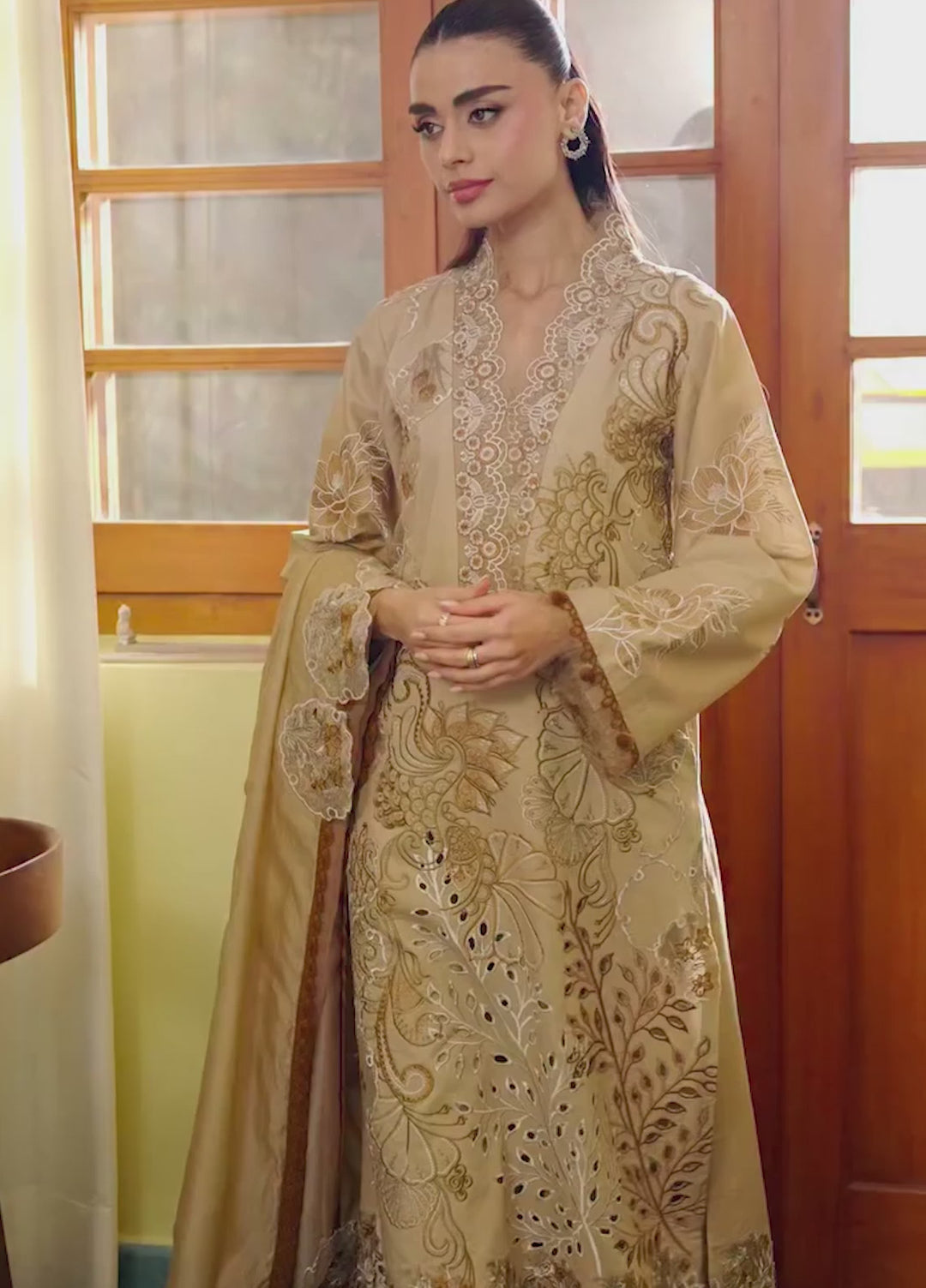 Versa by Asifa and Nabeel Unstitched Embroidered Lawn 3 Piece Suit AN26UVL VUL26-09 Urban Serenity - Festive Collection