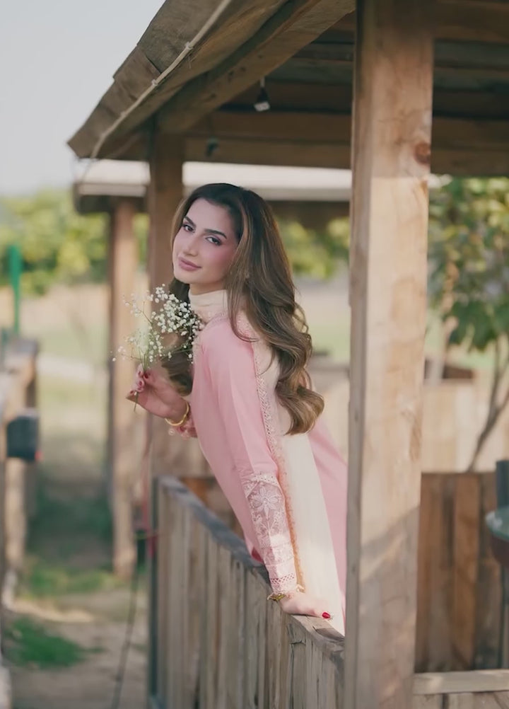 Mahveen by Izel Unstitched Embroidered Lawn 3 Piece Suit Noorin - Eid Collection