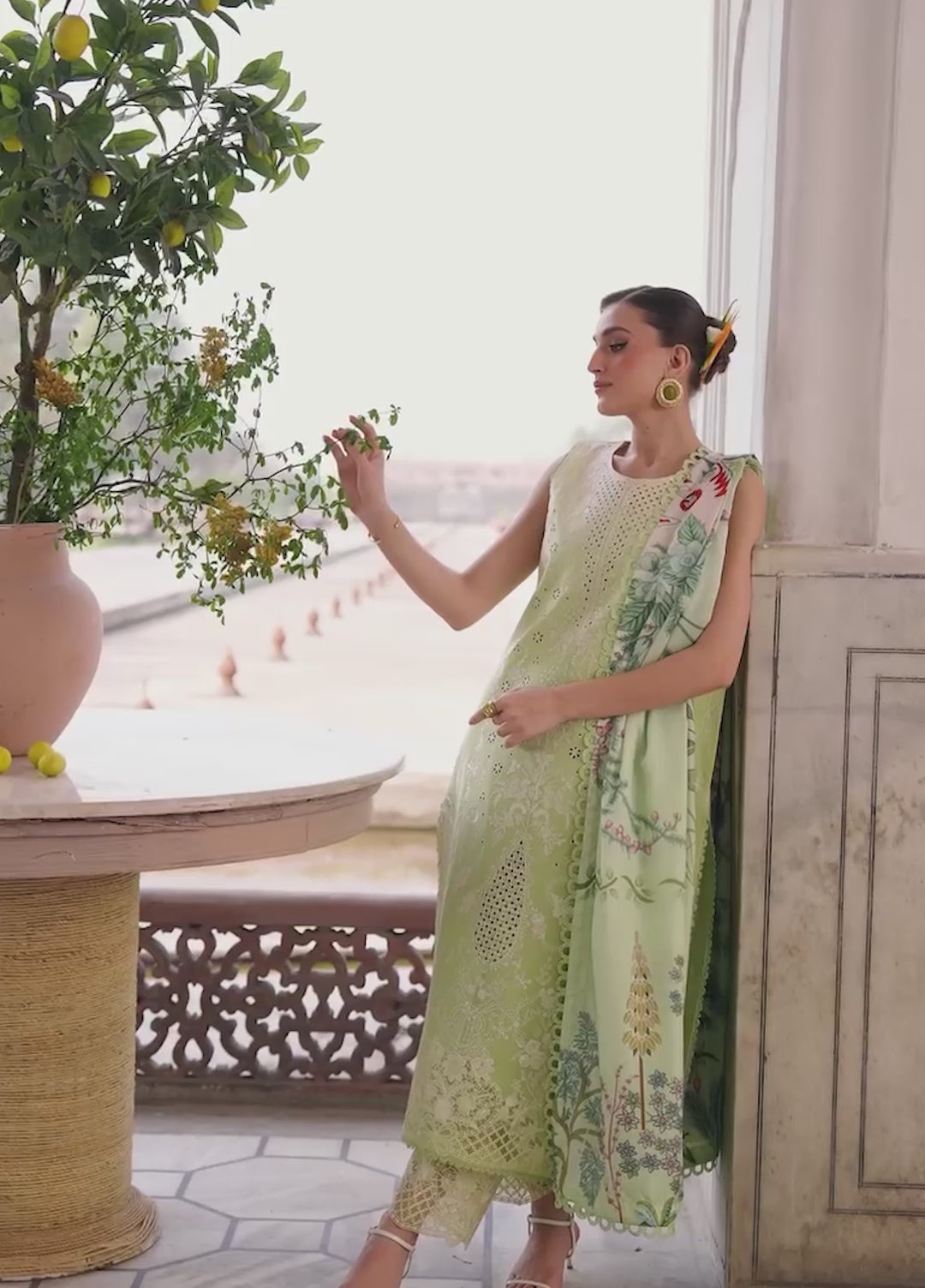 Nilofer by Mahnur Unstitched Embroidered Luxury Lawn 3 Piece Suit MN26ULN N-6 - Summer Collection