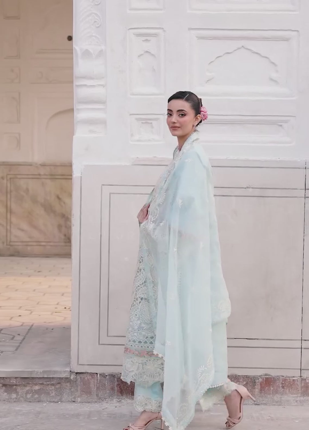 Nilofer by Mahnur Unstitched Embroidered Luxury Lawn 3 Piece Suit MN26ULN N-3 - Summer Collection