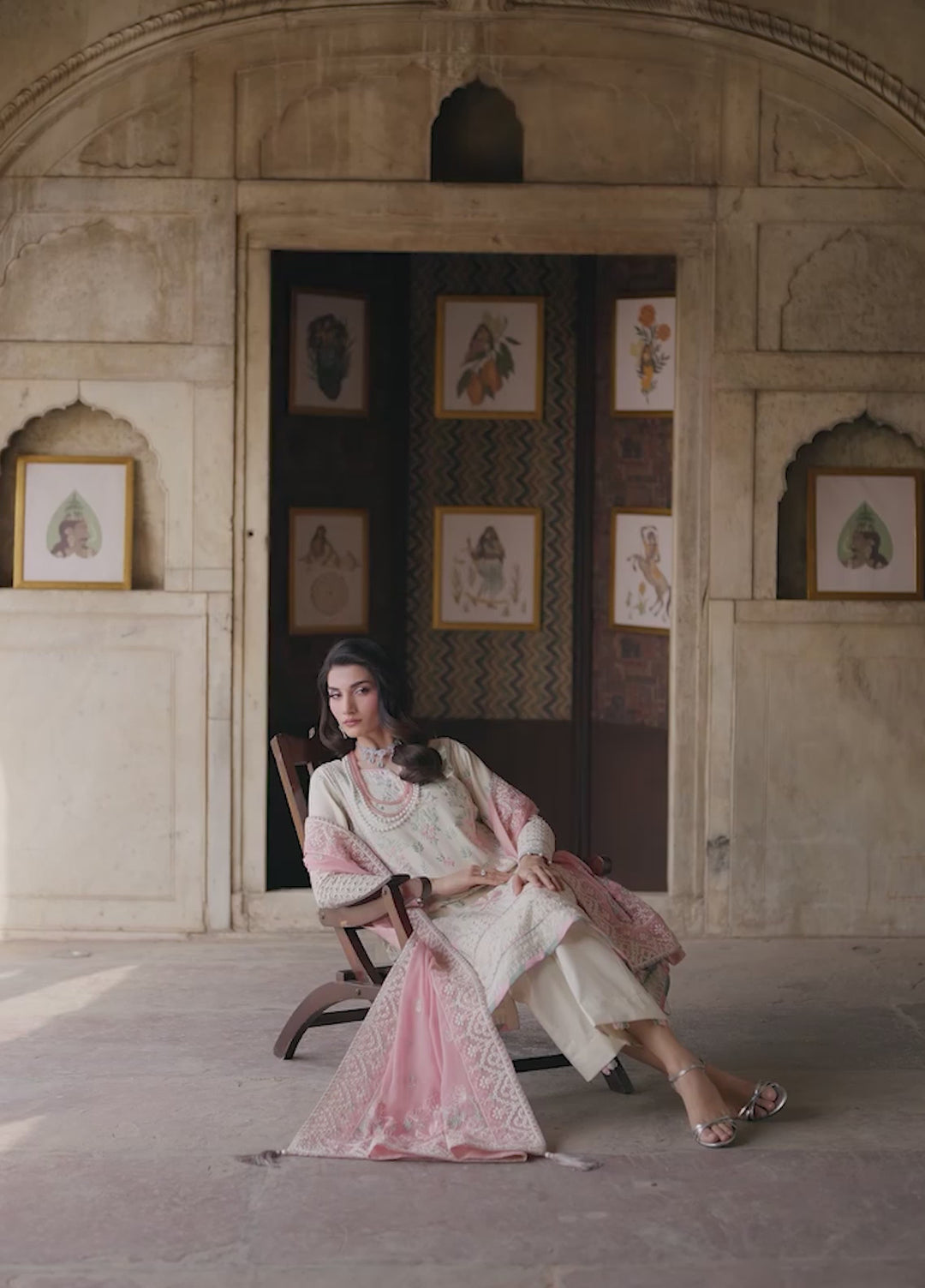 Gulaal Unstitched Embroidered Luxury Lawn 3 Piece Suit GL26USL NOIREA LL-12 - Festive Collection