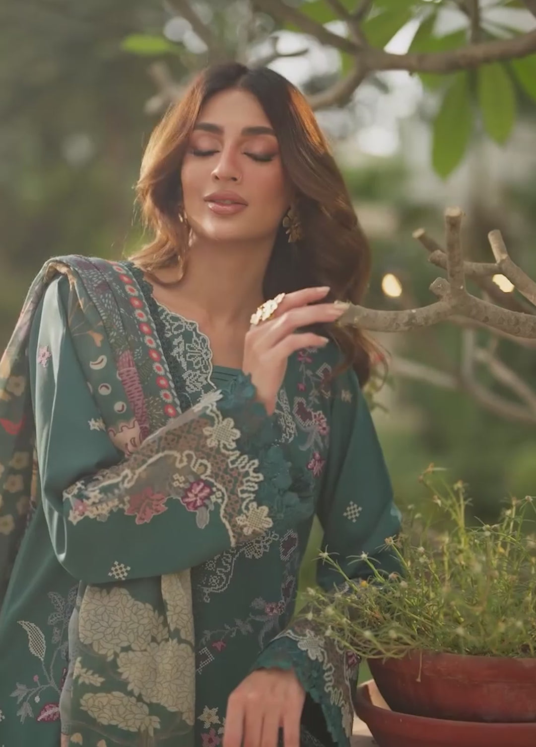 Florent Serenity Embroidered Woolen Shawls Unstitched Marina Twill Suits 3 Piece FL25WS FL-4A - Winter Collection