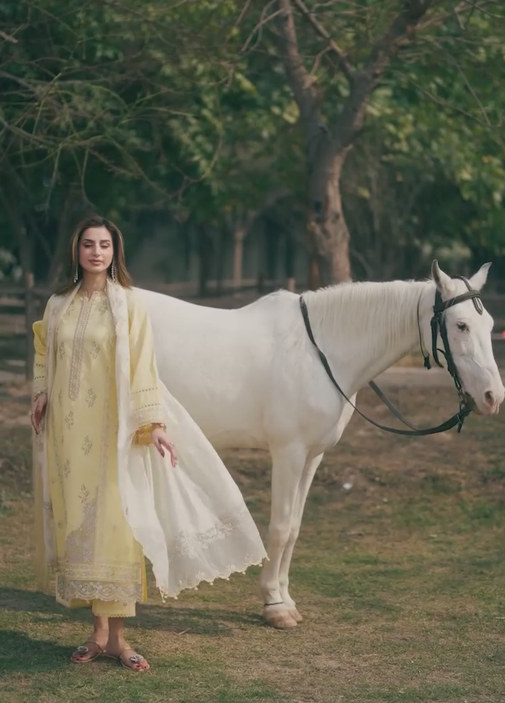 Mahveen by Izel Unstitched Embroidered Lawn 3 Piece Suit Roohi - Eid Collection