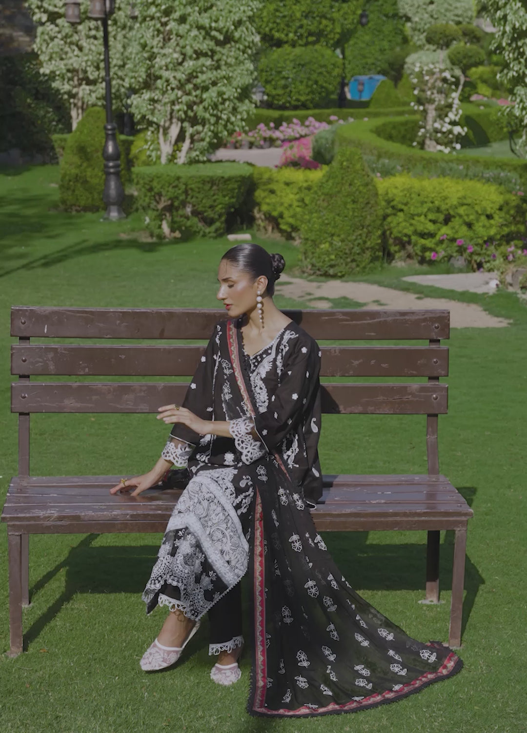 Raum by Sarb Unstitched Embroidered Lawn 3 Piece Suit RS26ULL RLL-02 - Eid Collection