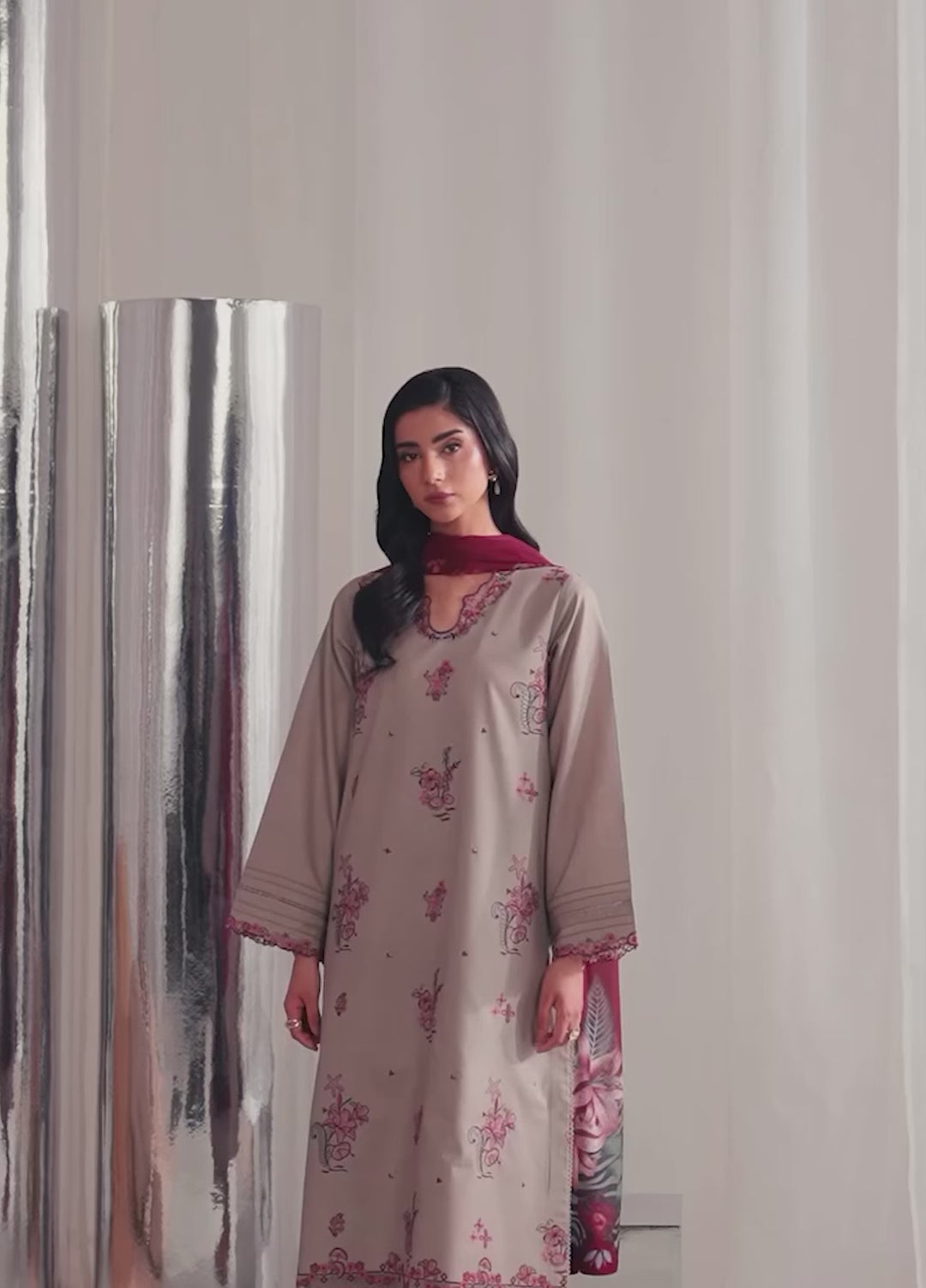 Nysa by Seran Unstitched Embroidered Cambric 3 Piece Suit SN26UNC Sovia D-11 - Winter Collection