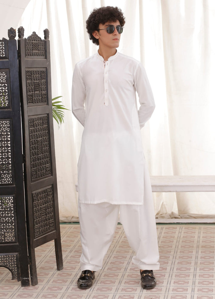 Modern Edge Republic Mens RTW Solids Wash N Wear 2 Piece Suit White ER 791 Festive Collection