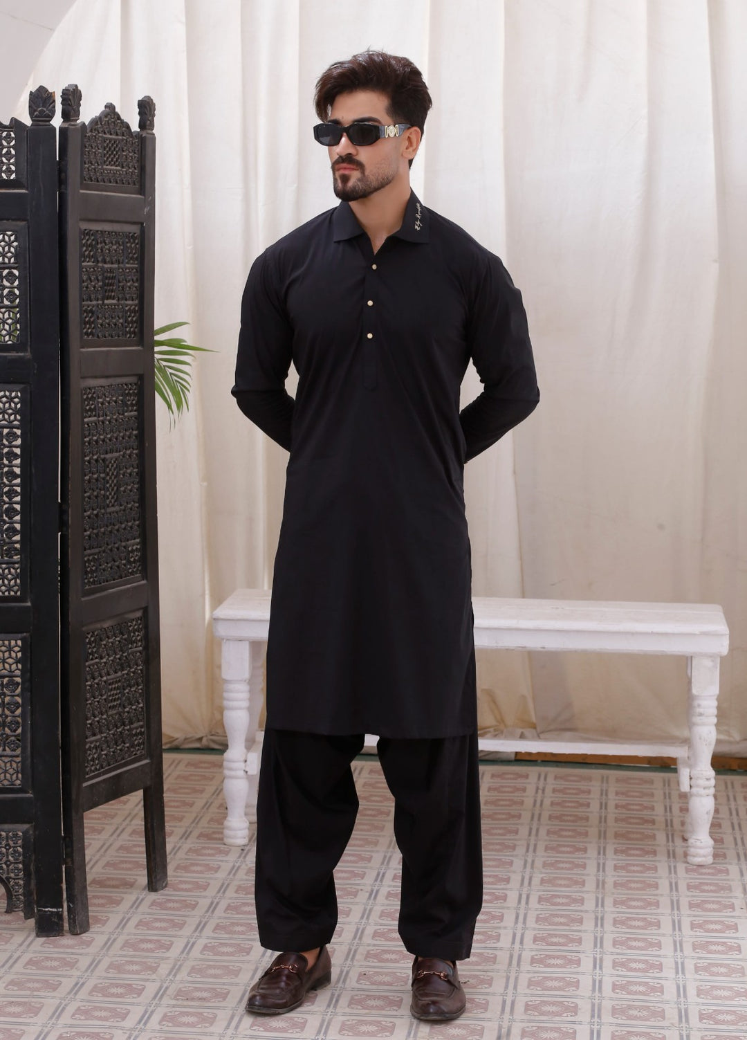 Modern Edge Republic Mens RTW Solids Wash N Wear 2 Piece Suit Black ER 796 Festive Collection