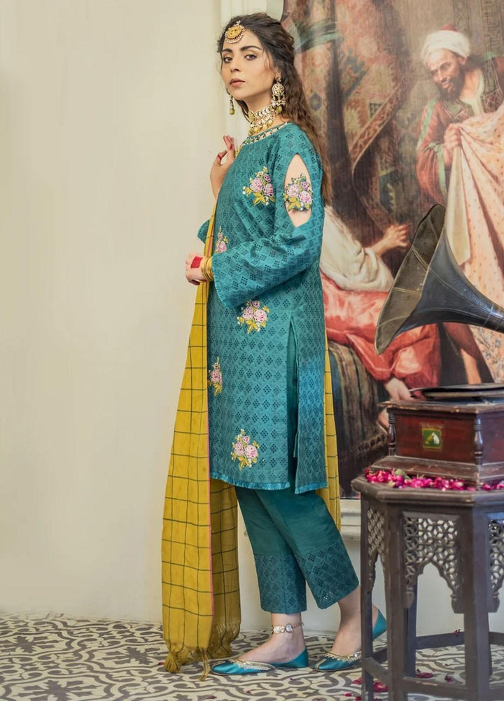 Nuriyaa Luxury Pret Embroidered Chikankari 3 Piece NR21RY Feroz-e-Gul