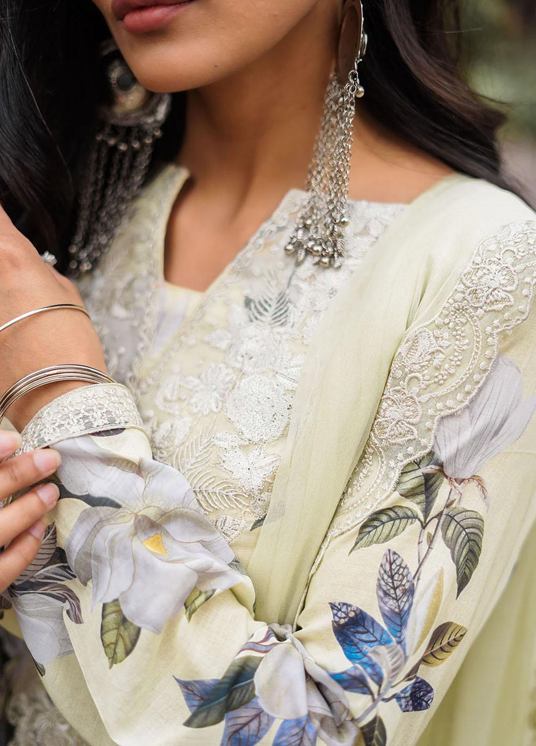 Raha By Muraad Printed Lawn Suits Unstitched 3 Piece MU23R Amelia - Festive Collection