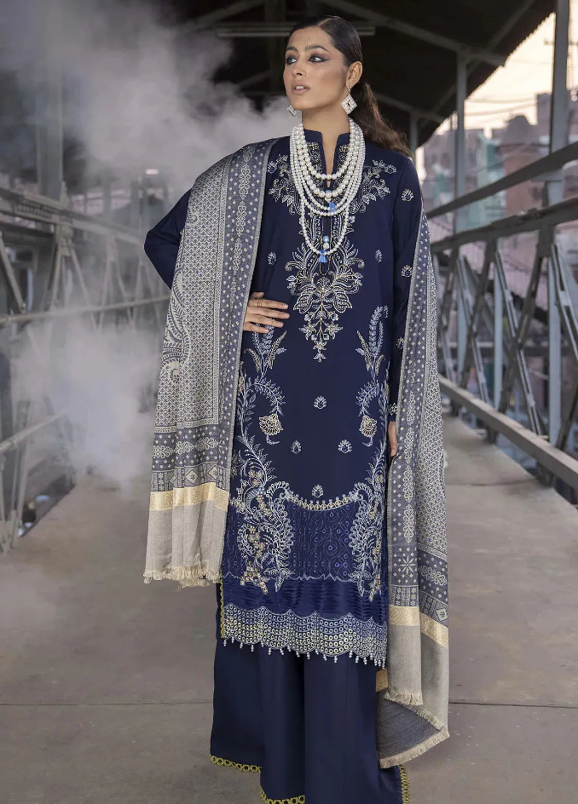 Humdum Winter Rahgeer by Humdum Embroidered Wool Suit Unstitched 3 Piece D-05 ...