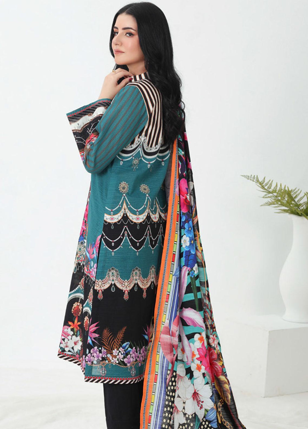 Regalia By Gul Ahmed Printed Khadddar Suits Unstitched 3 Piece GA23RG WR-32010 - Winter Collection