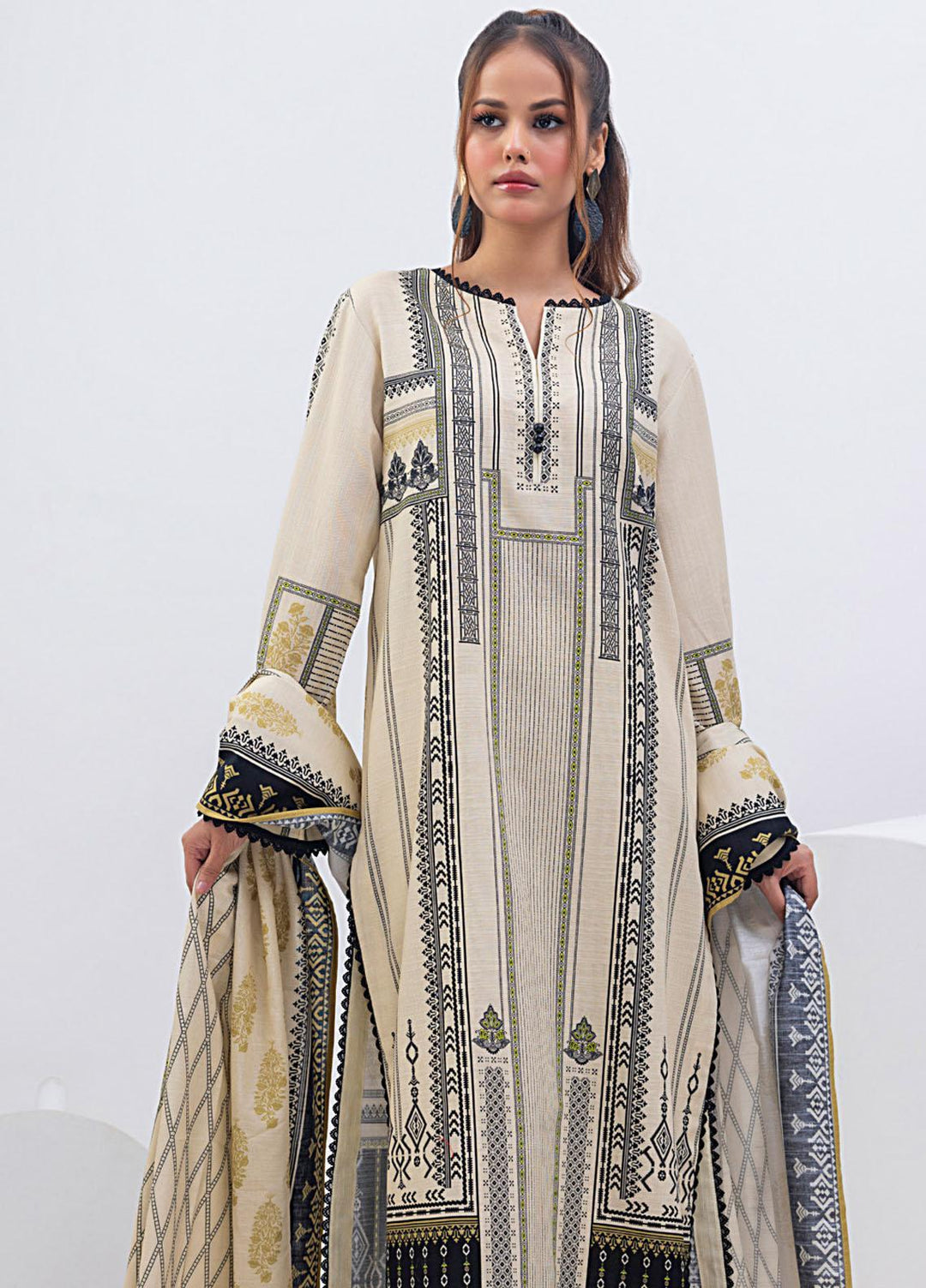 Regalia By Gul Ahmed Printed Khadddar Suits Unstitched 3 Piece GA23RG WR-32014 - Winter Collection
