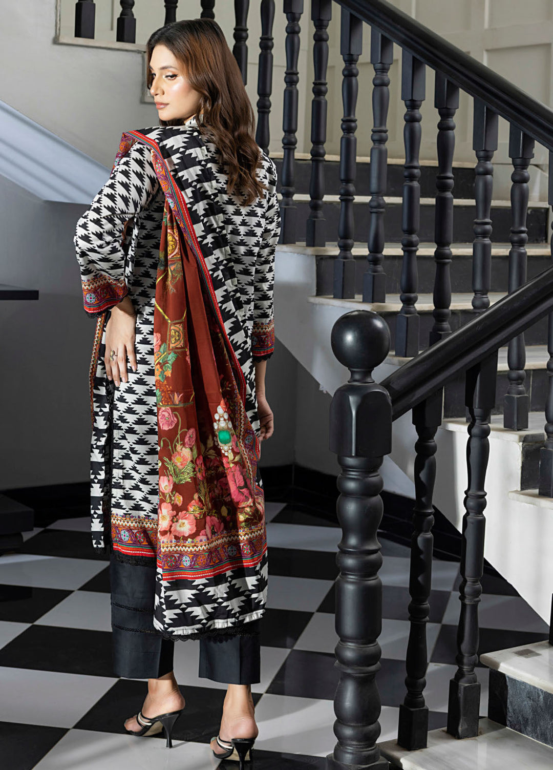 Regalia Textiles Digital Printed Lawn Suits Unstitched 3 Piece RGT25S19 D-02 - Summer Collection