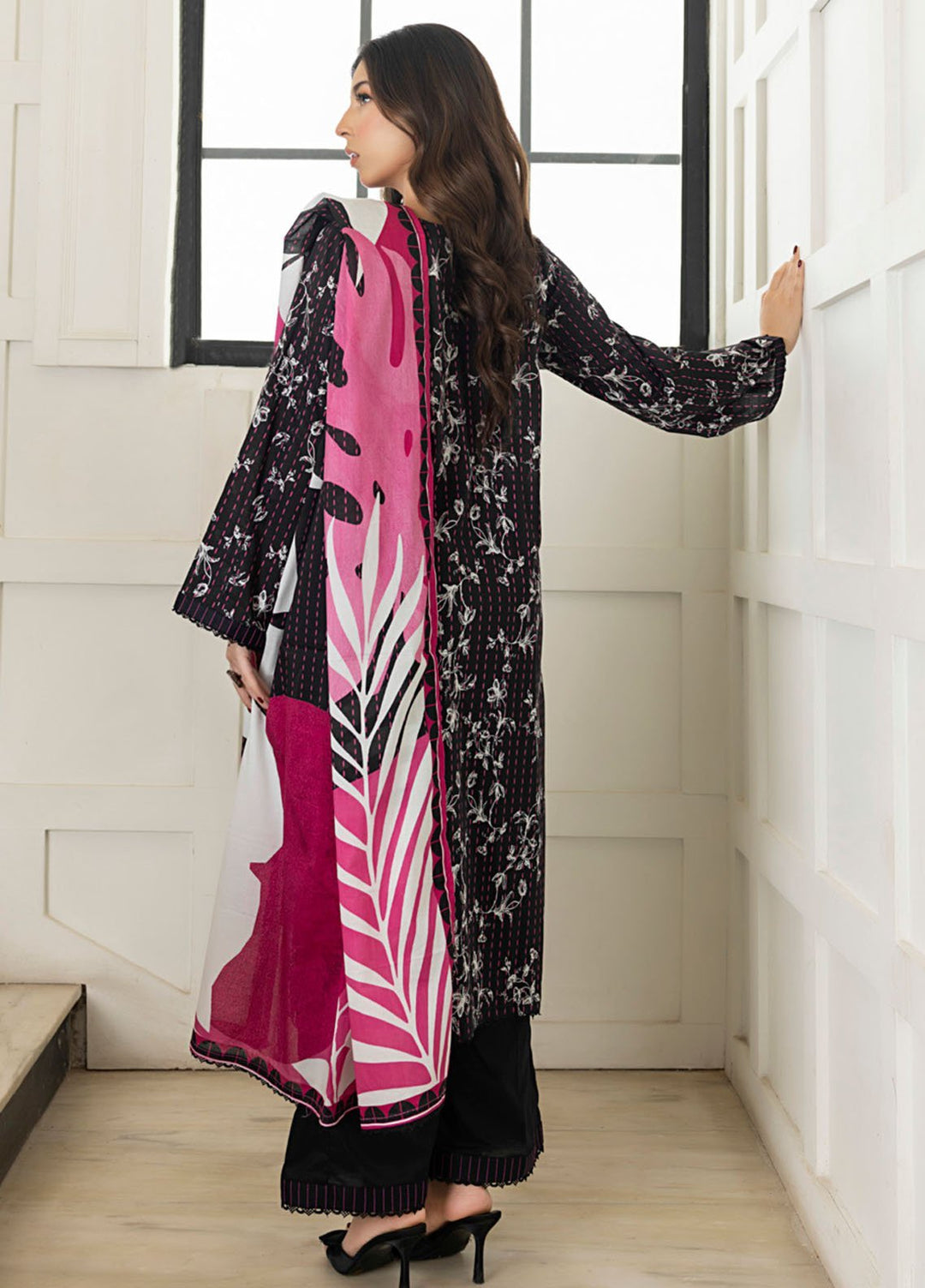 Regalia Textiles Digital Printed Lawn Suits Unstitched 3 Piece RGT25S19 D-03 - Summer Collection