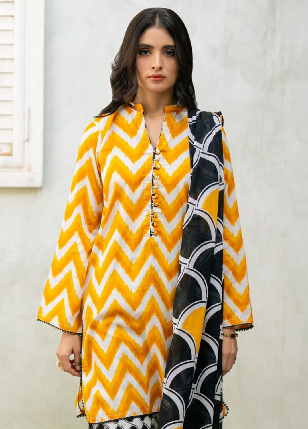 Regalia Textiles Pret Printed Lawn 3 Piece Suit ST-02