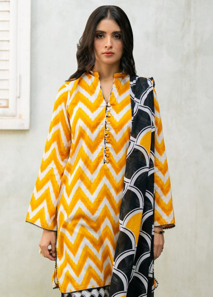 Regalia Textiles Pret Printed Lawn 3 Piece Suit ST-02