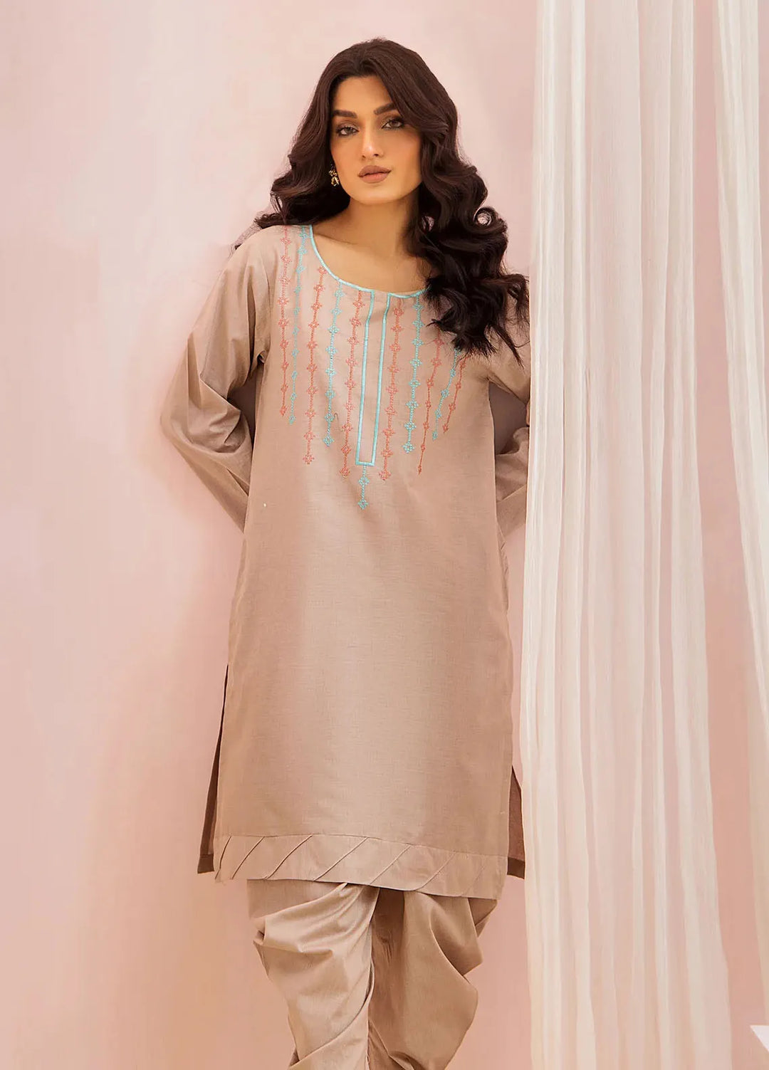 Retro Pret Embroidered Lawn 2 Piece Suit RKF08