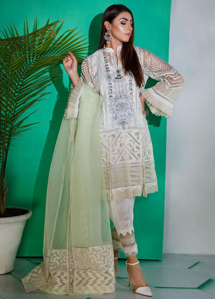 Sadya Sumair Luxury Pret  Organza 3 Piece Dress SS21N Adorn White
