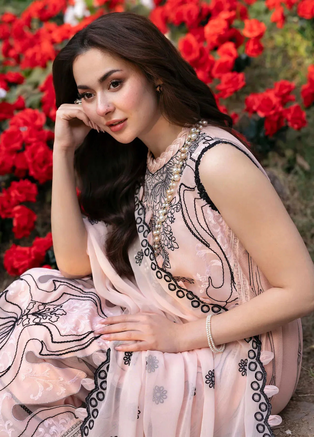 Sable Vogue Embroidered Organza Suit Unstitched 4 Piece SV25LF SL-08-25 - Luxury Collection