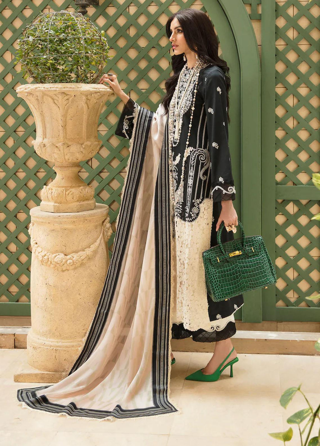 Sable Vogue Embroidered Lawn Suits Unstitched 3 Piece SV23L SL-14-23-V1 THEA - Luxury Collection