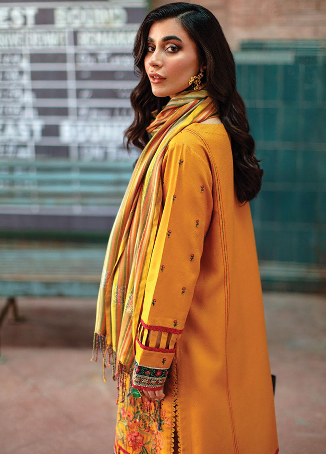 Safarnama By Rang Rasiya Embroidered Linen Suits Unstitched 3 Piece RRSNWP22D8 Mashal - Winter Collection