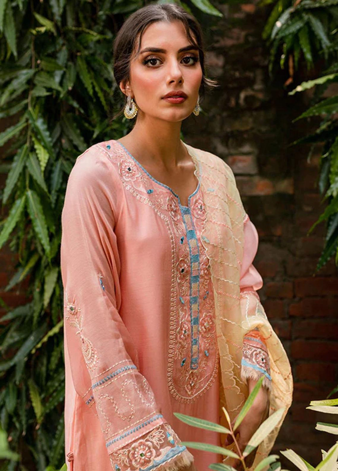 Zoya & Fatima Pret Embroidered Lawn 4 Piece Suit SFR-302