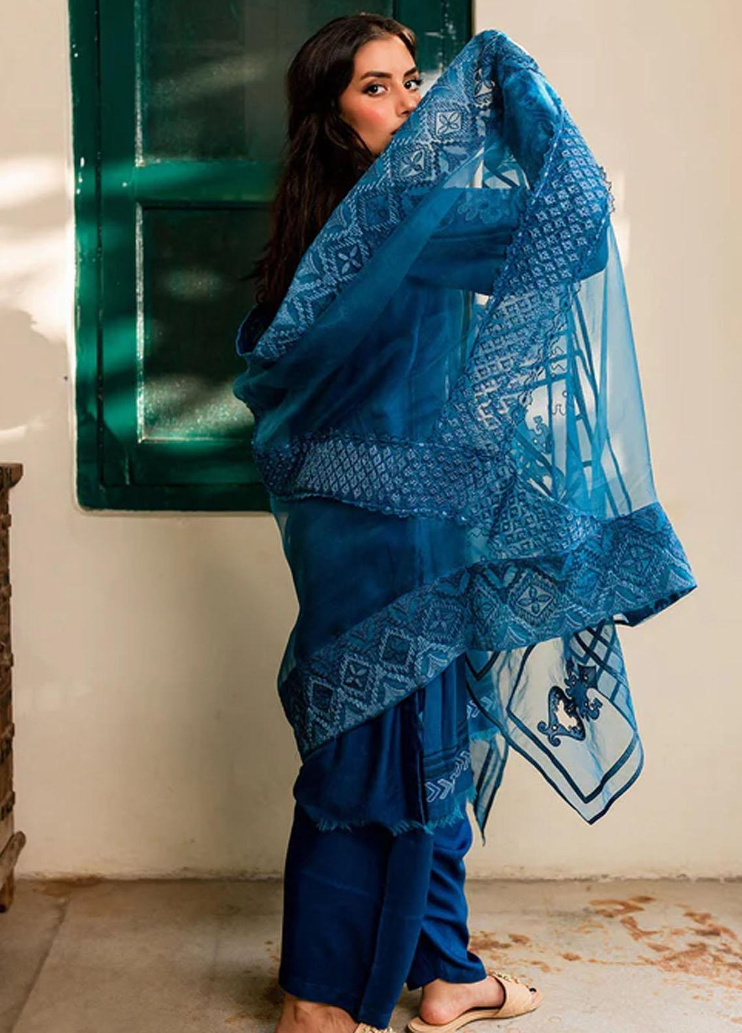 Zoya & Fatima Pret Embroidered Lawn 4 Piece Suit SFR-687