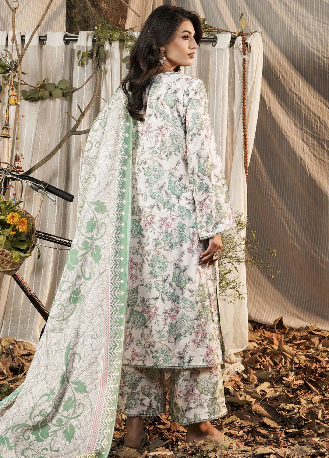 Safwa Pret Printed Lawn 3 Piece Suit P000516