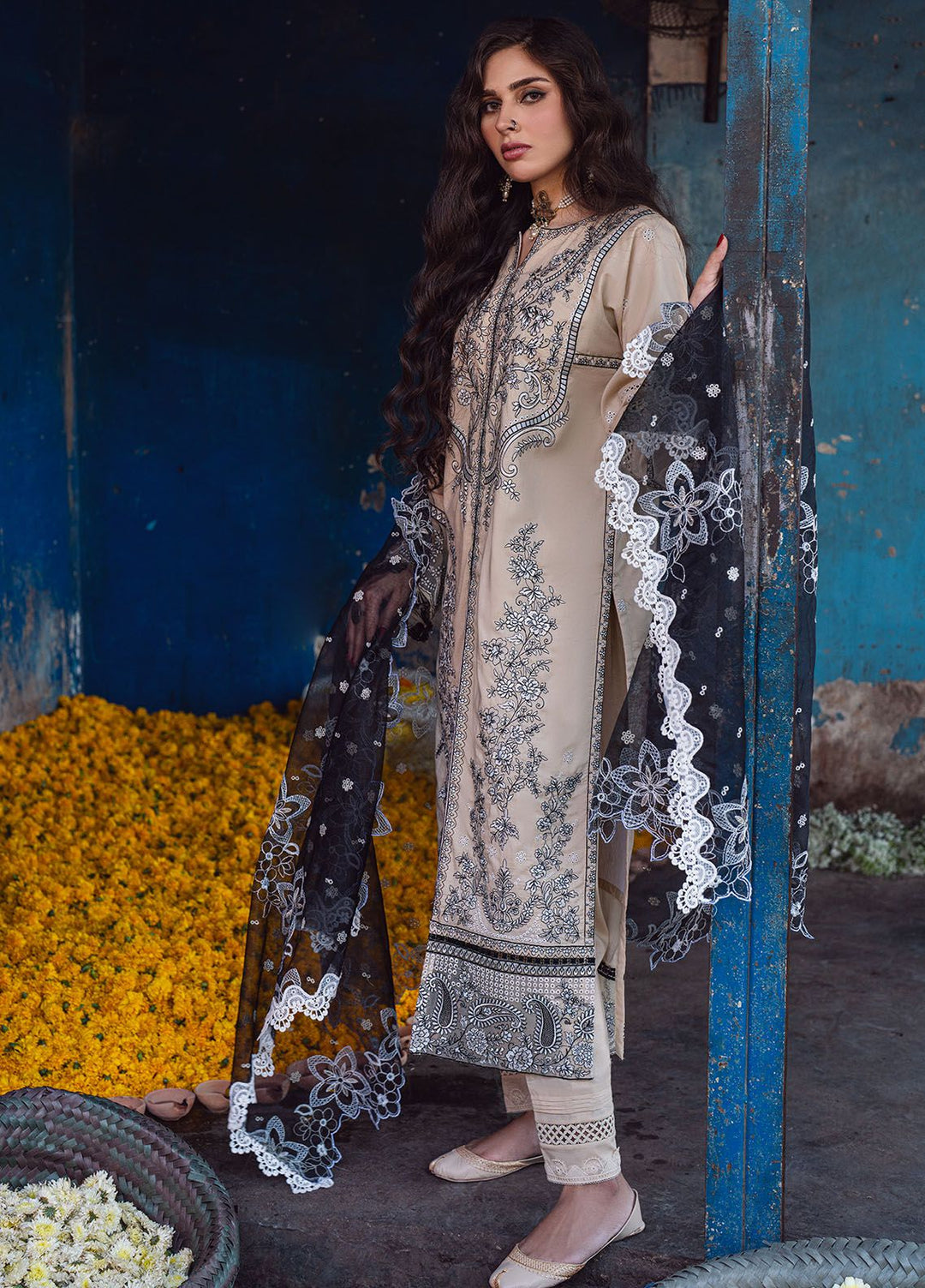 Sahane Sahakari by Sahane Embroidered Lawn Suits Unstitched 3 Piece SNE24SK CT ...