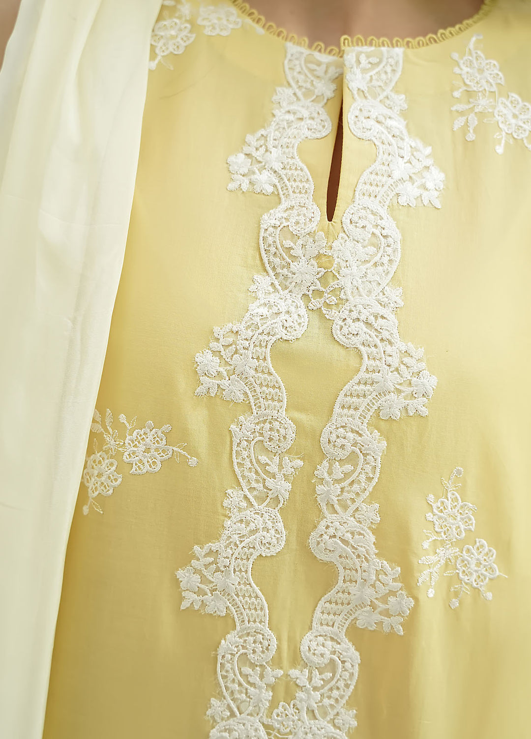 Sahar Embroidered Lawn Suits Unstitched 3 Piece El-V2-S25-04 - Summer Collection