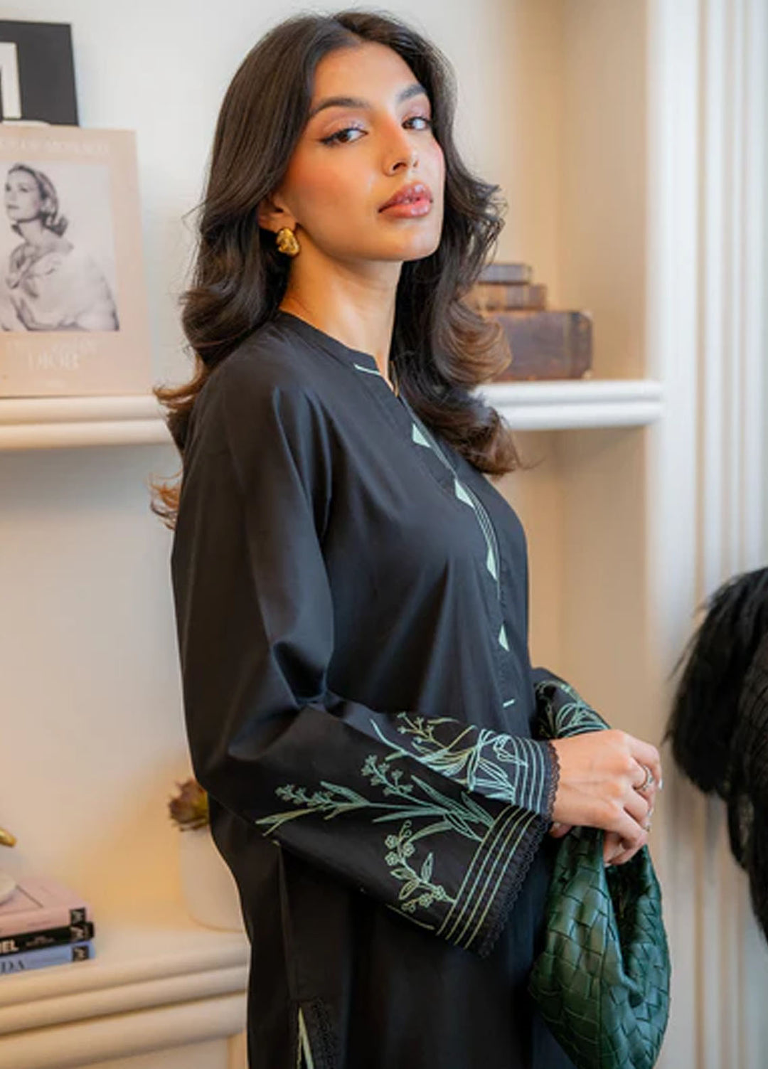 Sahar Pret Embroidered Cambric 2 Piece Suit Black Reign