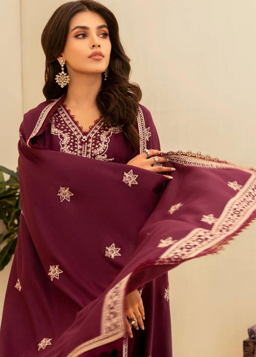 Mohagni Pret Embroidered Dhanak 3 Piece Suit MWS-08