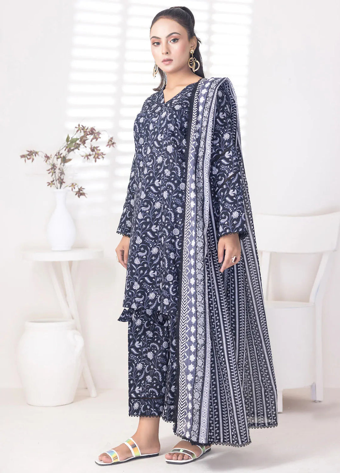 Salina By Regalia Textiles Printed Lawn Suit Unstitched 3 Piece RGT24SB D-06 - Summer Collection