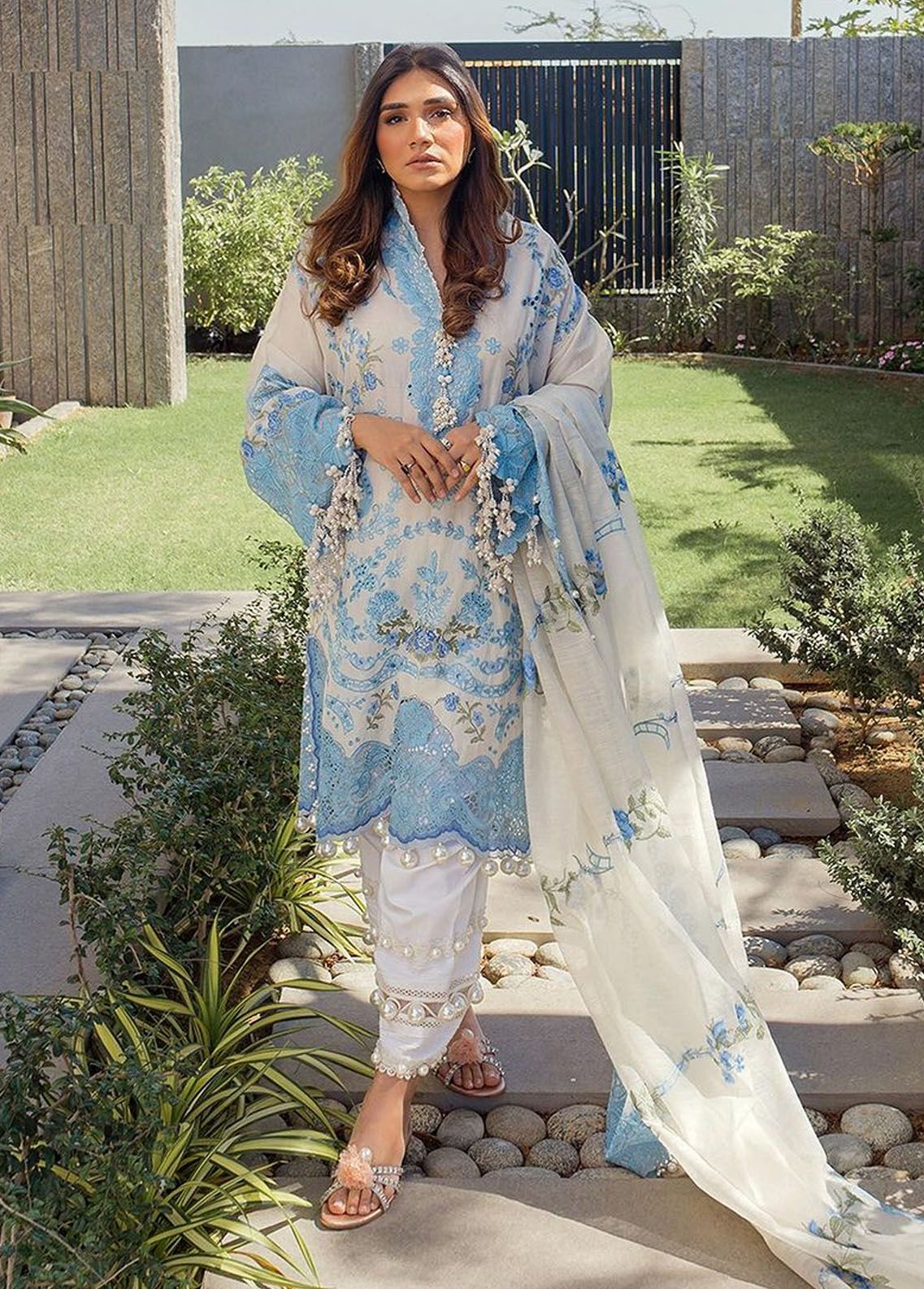 …sana…　 XL Sana Safinaz Embroidered Lawn Suits Unstitched 3 Piece SS24UL 4A