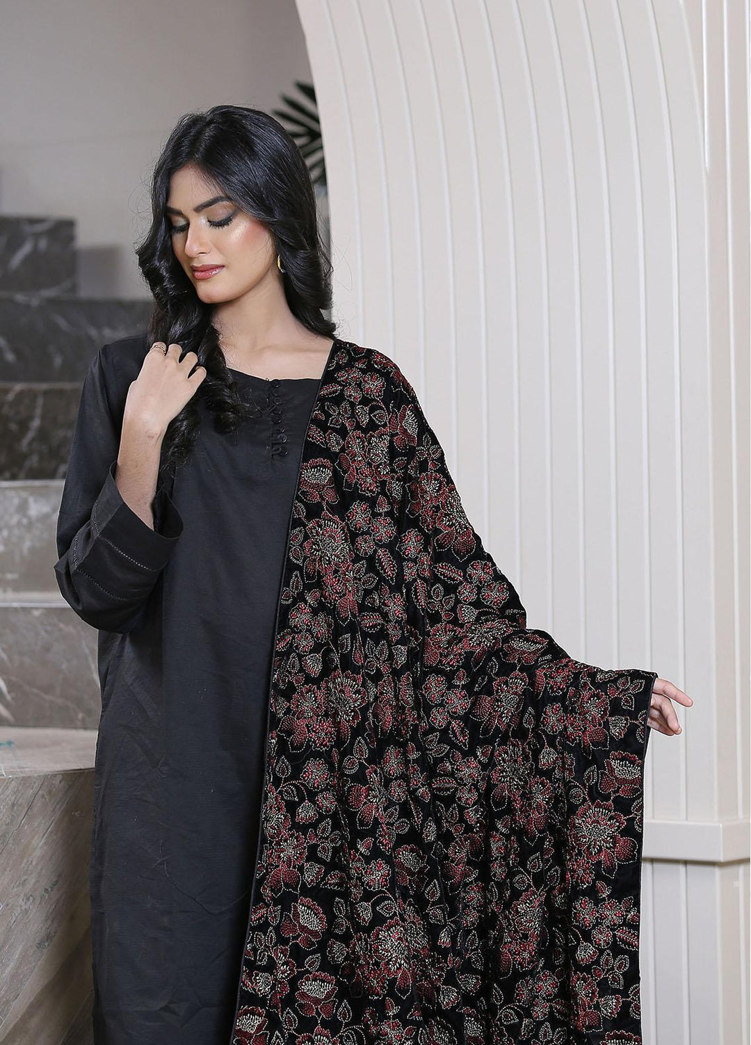 Sanaulla Exclusive Range  Pashmina  Velvet D No S-50 KPS-56 Black - Women Shawls