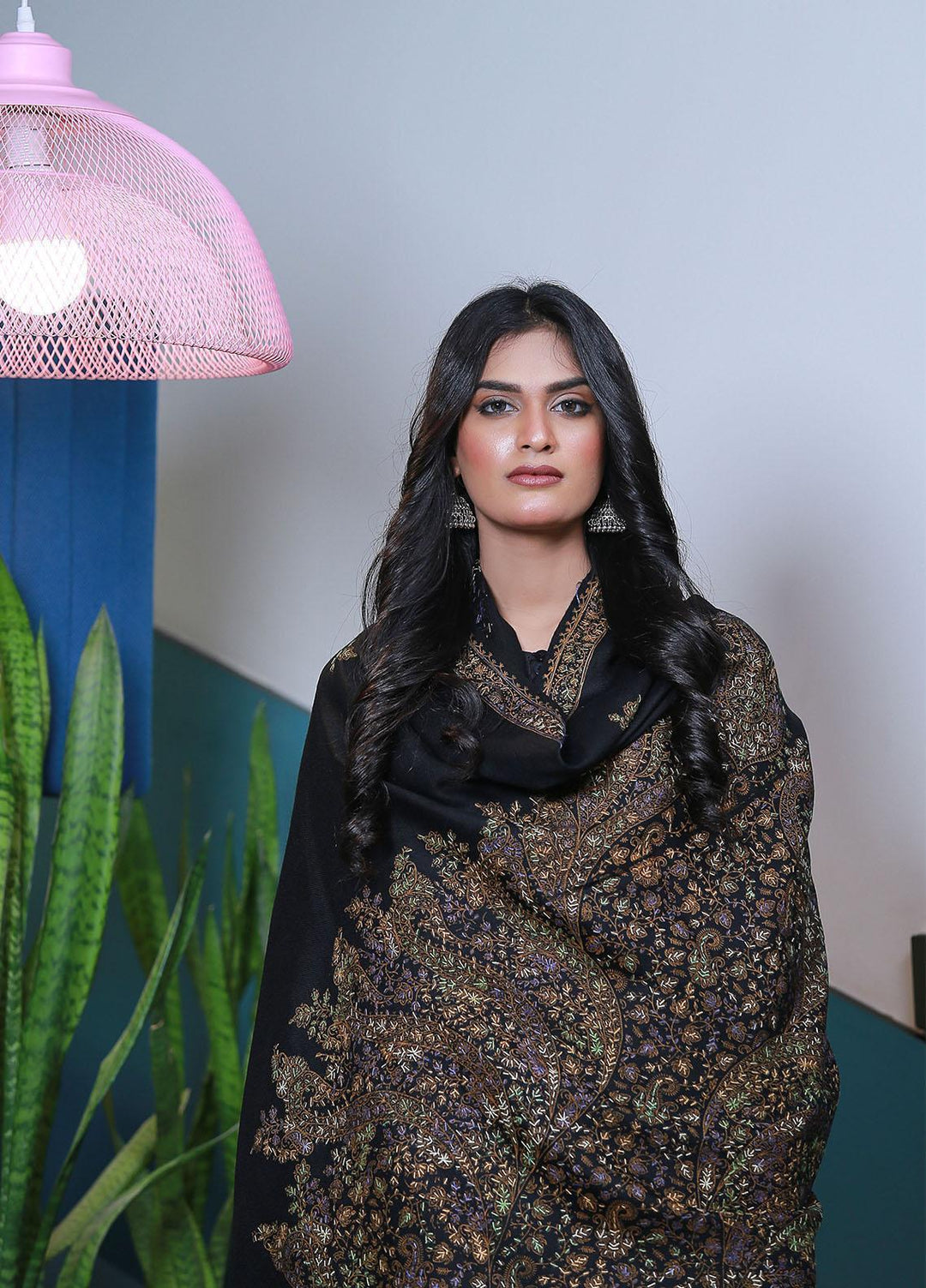 Sanaulla Exclusive Range  Pashmina  Mama D-30 Black - Women Shawls