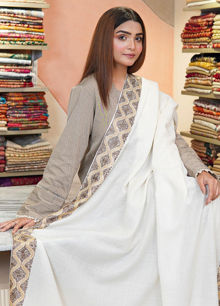 Sanaulla Exclusive Range  Pashmina  Shawls Zarri Nalki Dour New Hw KPS-38 White01 - Pashmina Shawls