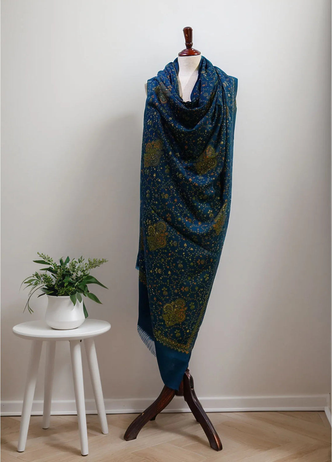 Sanaulla Exclusive Range Pashmina Shawl D-16 Bottle Green 2 - Winter Collection