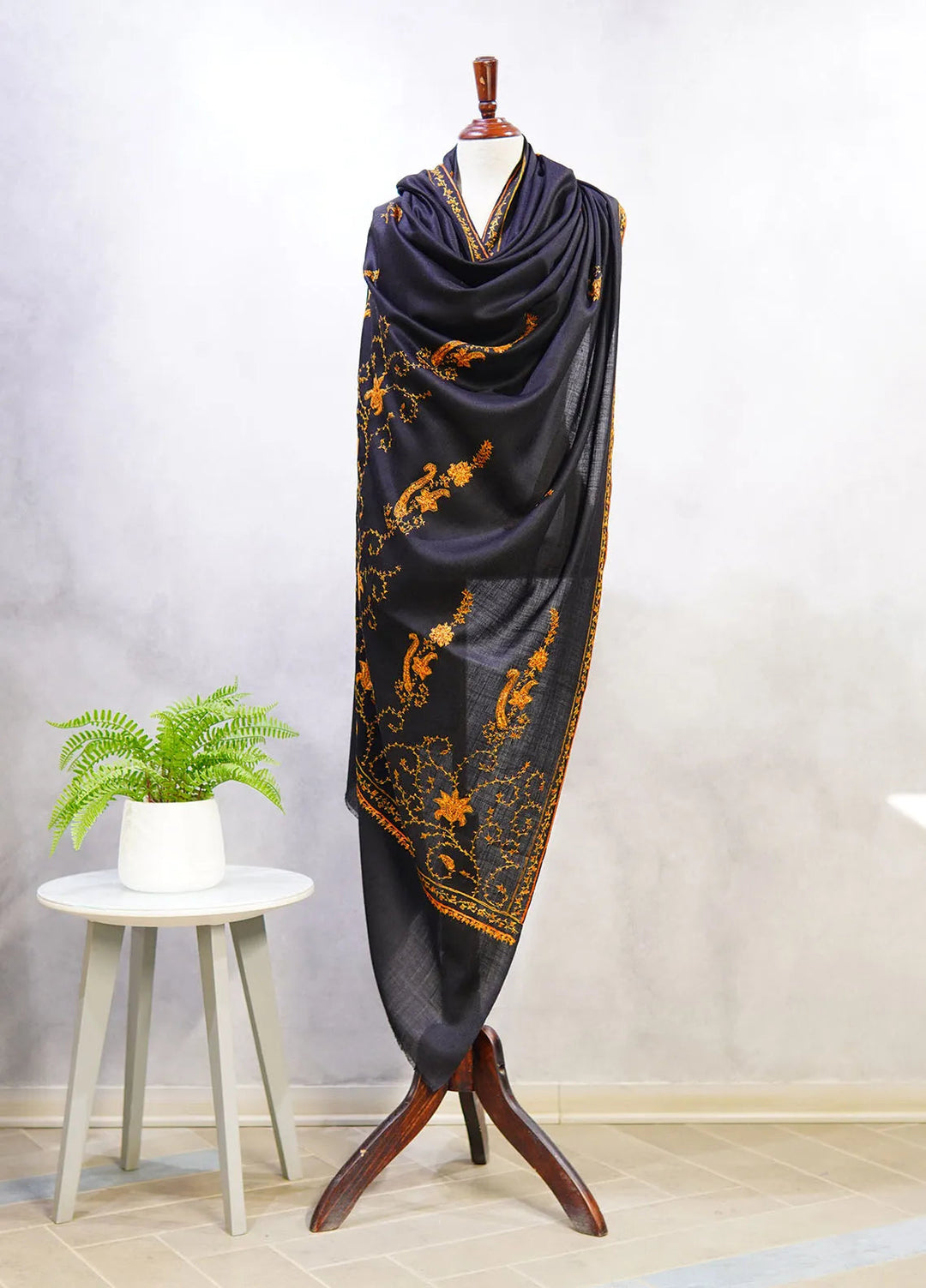Sanaulla Exclusive Range Pashmina Shawl D-7 Black - Winter Collection