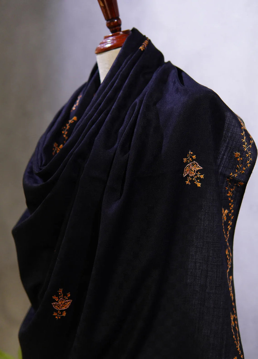 Sanaulla Exclusive Range Pashmina Shawl KPS D-10 Black 3 - Winter Collection