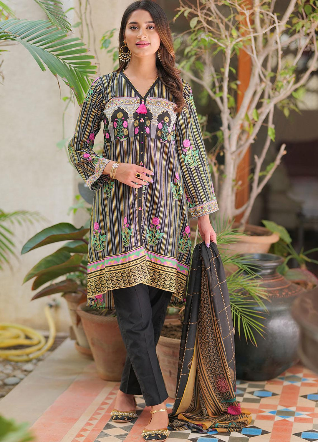 Senorita Ready to Wear Printed Lawn 3 Piece Suit LBD-01779-BLK/MCL