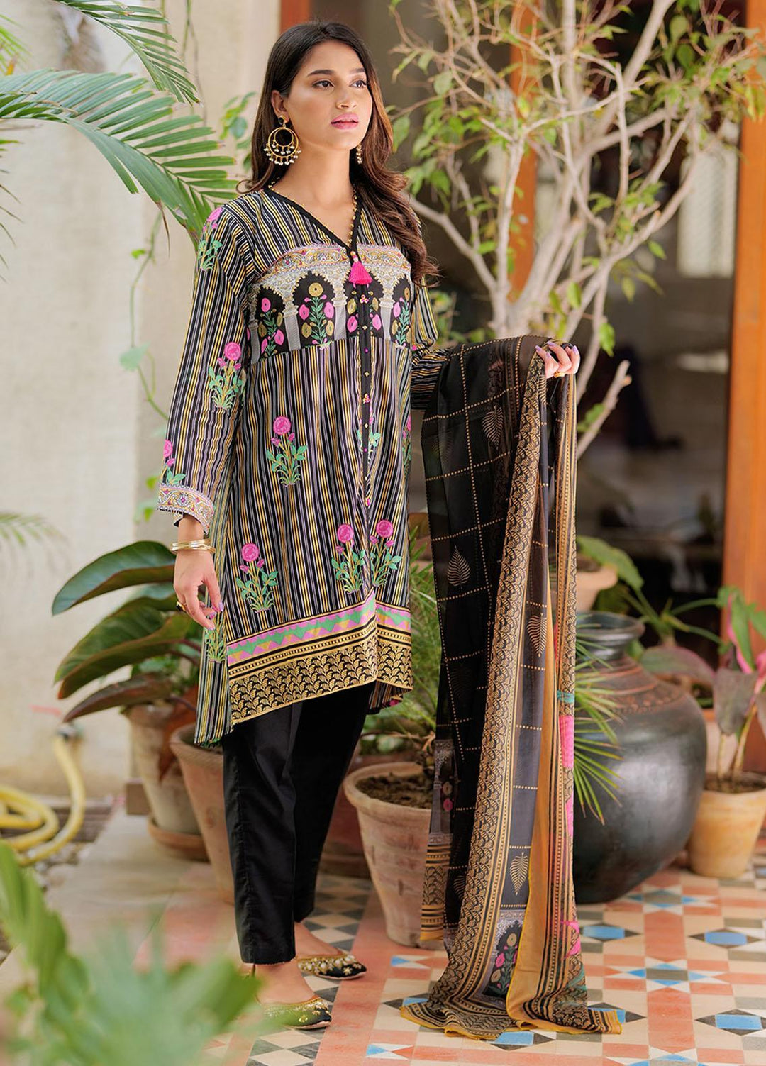 Senorita Ready to Wear Printed Lawn 3 Piece Suit LBD-01779-BLK/MCL