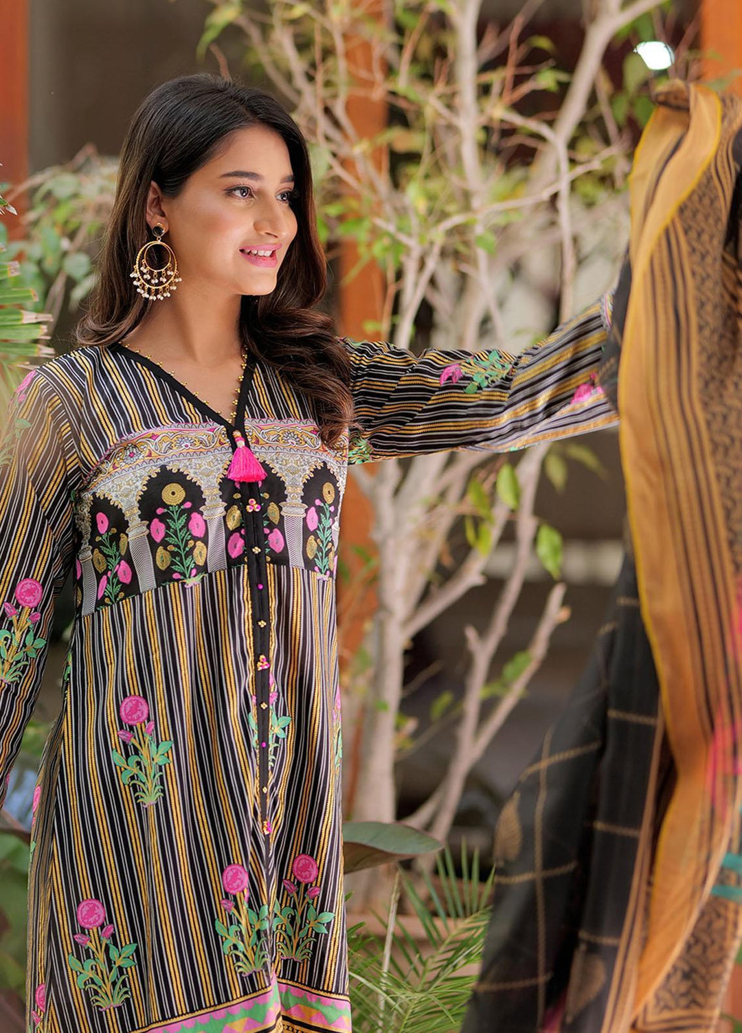 Senorita Ready to Wear Printed Lawn 3 Piece Suit LBD-01779-BLK/MCL