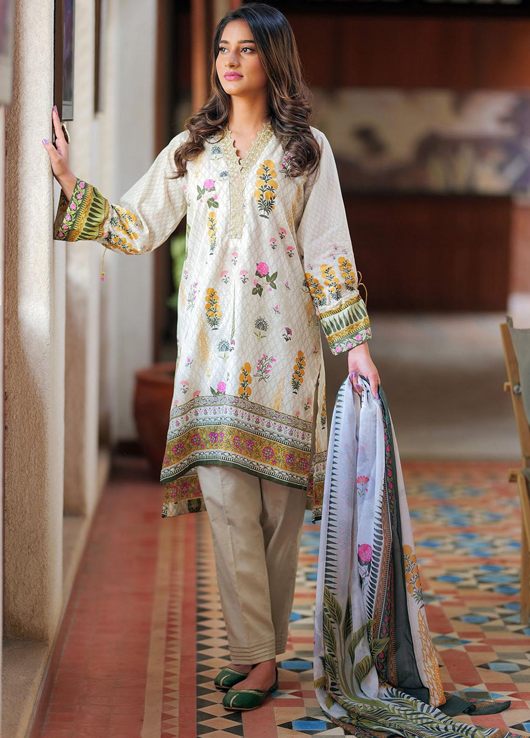 Senorita Ready to Wear Printed Lawn 3 Piece Suit LBD-01781-OFW/MCL